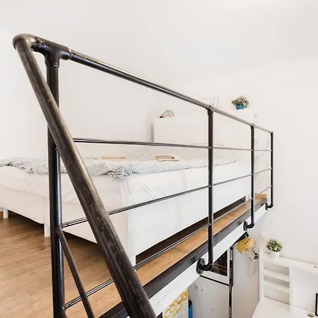 Daire Live Like A Local At The Rustic Hockey Hut Budapeşte