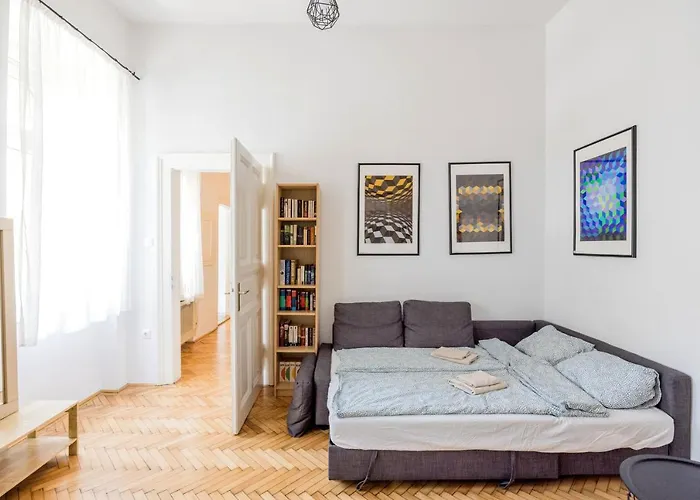 Live Like A Local At The Rustic Hockey Hut Apartmán *